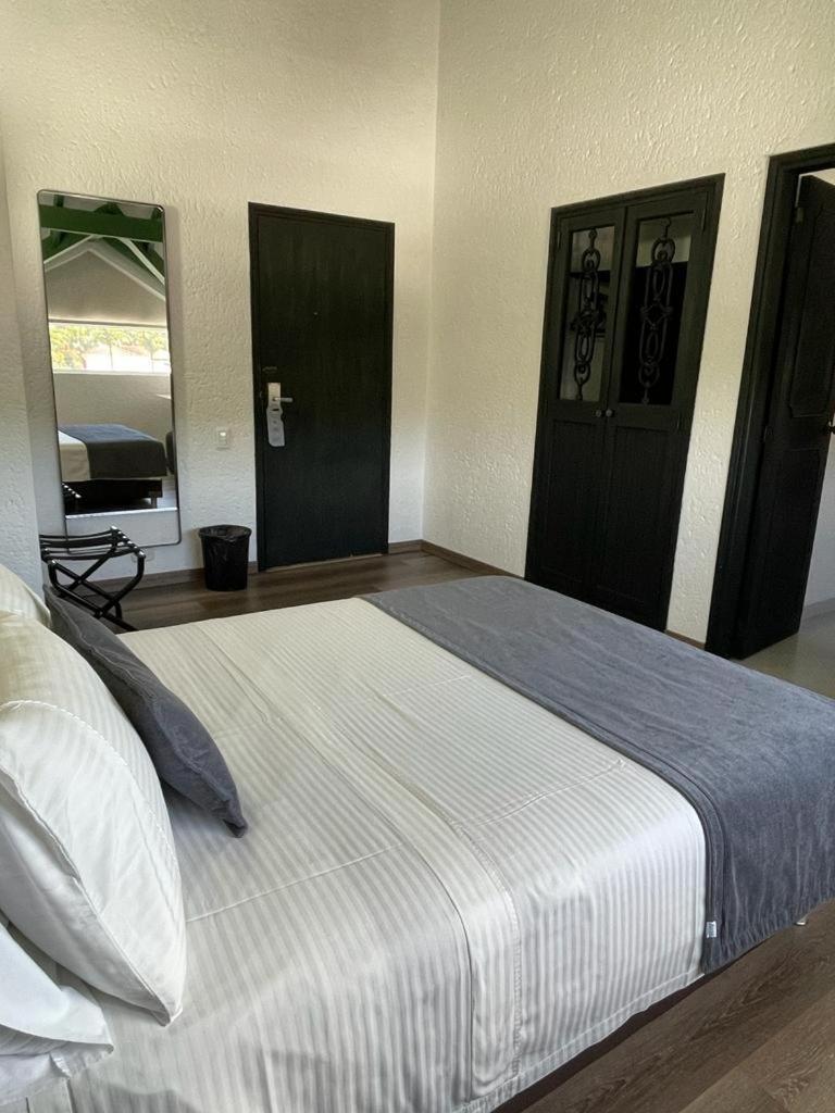 Hotel Santiago De Arma ริโอเนโกร ภายนอก รูปภาพ